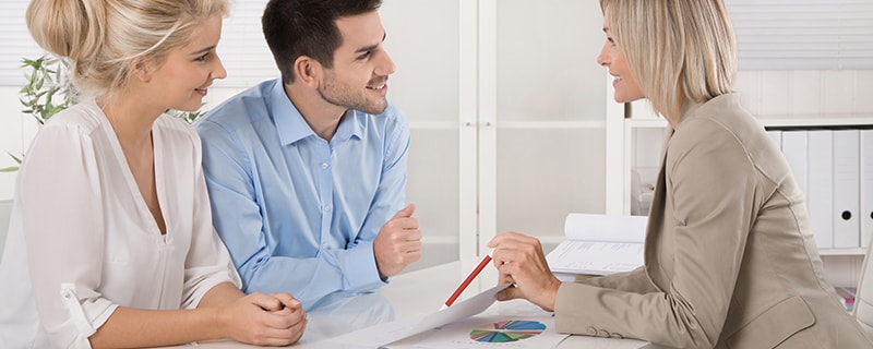 Kaufvertrag der Immobilie für Käufer und Verkäufer aufbereiten