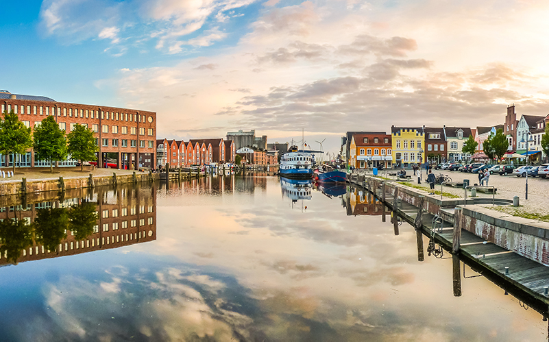 Husum Hafen Wasser Häuser Immobilien Schiffe